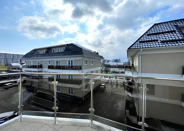 Bella Vista With Balcony